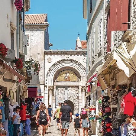 4 Bedroom In Kaštelir