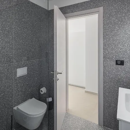 4 Bedroom In