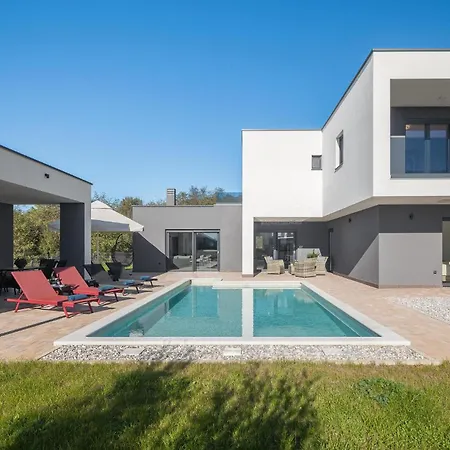4 Bedroom In