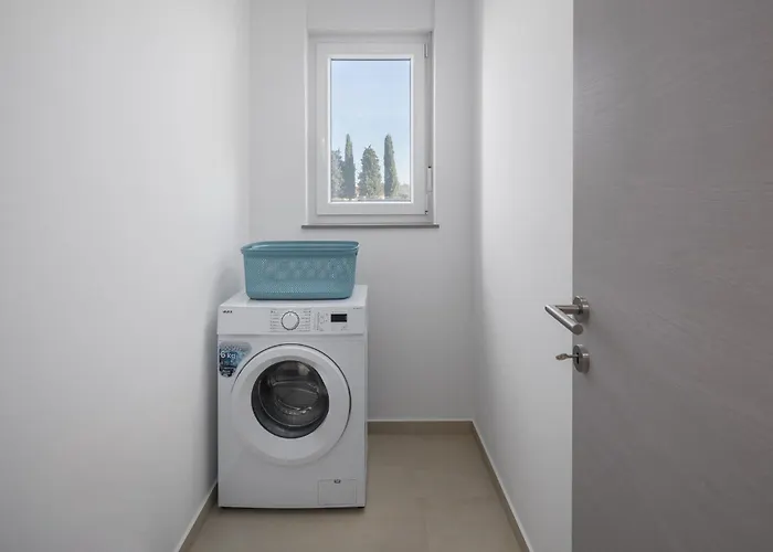 4 Bedroom In * Kaštelir