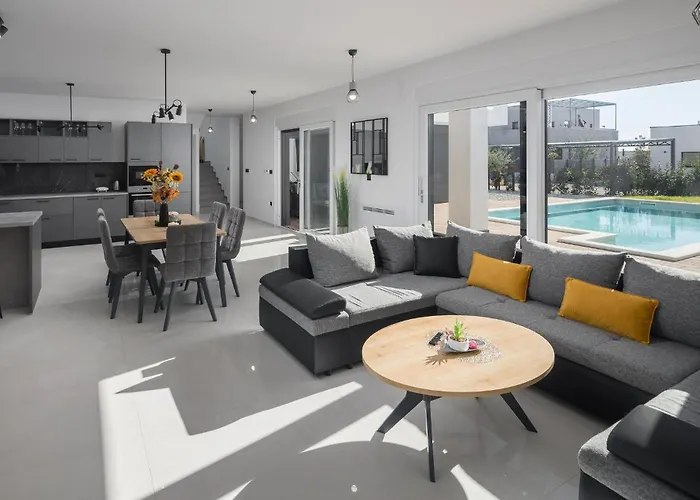 Hébergement de vacances 4 Bedroom In Kaštelir