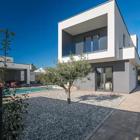 4 Bedroom In * Kaštelir